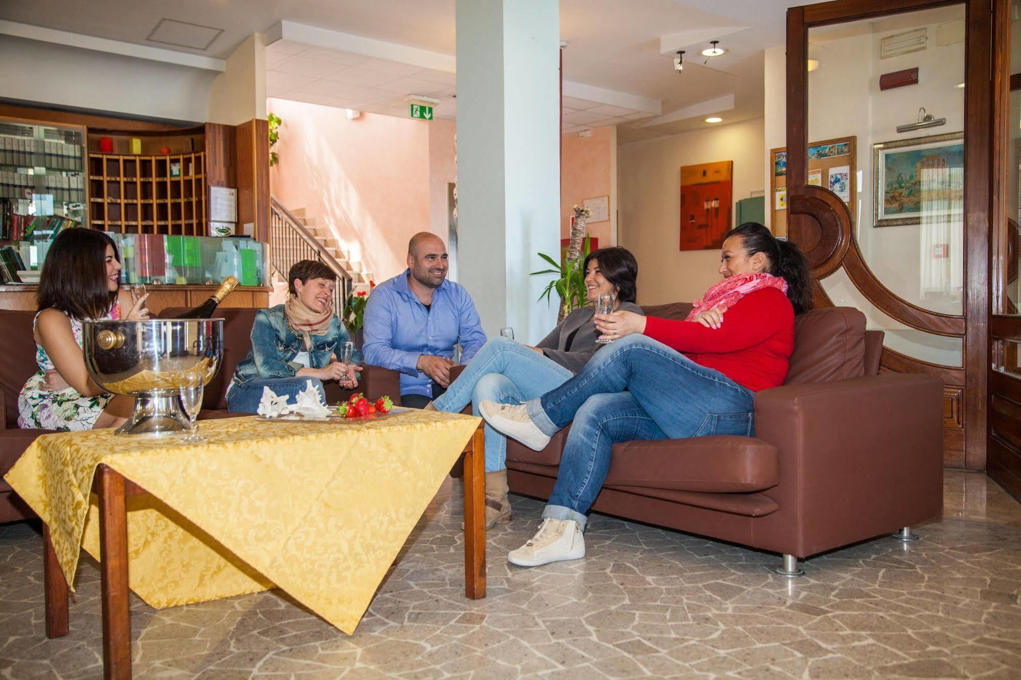 Hotel Park E Mobil Home Sottomarina Eksteriør billede
